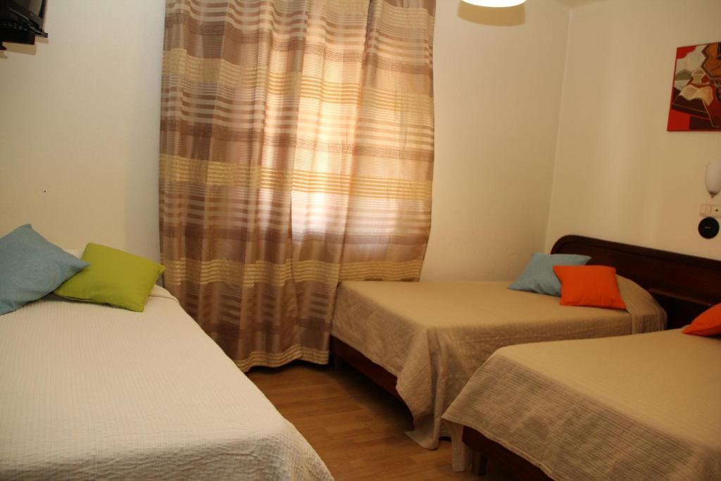 Hotel Residencial Montanhes Vila Real Habitación foto